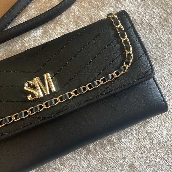 Brand New Steve Madden Black Wristlet Trifold Wallet w/ Gold Tone Chain Accents - Picture 4 of 16